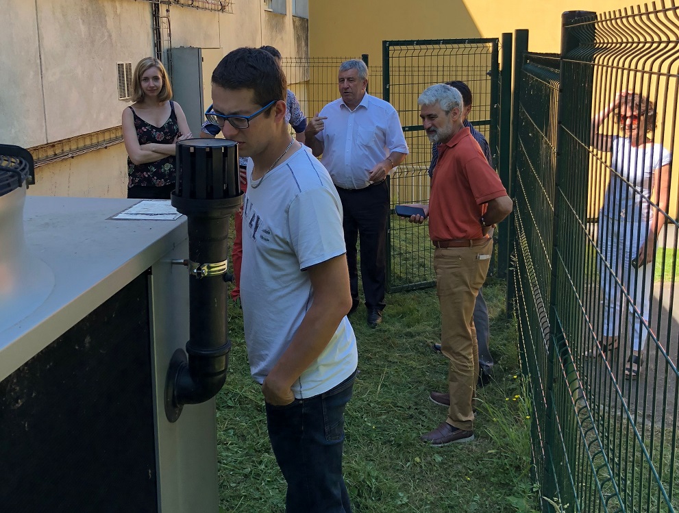 Visite de la pompe à chaleur à absorption gaz installée au groupe scolaire Claude Monet à Honfleur